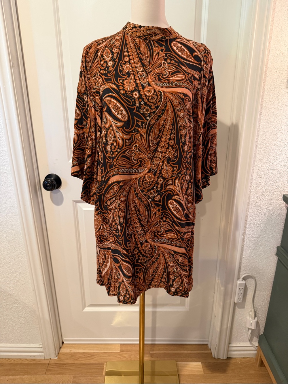 Women’s Paisley Shift Dress in Rust and Black